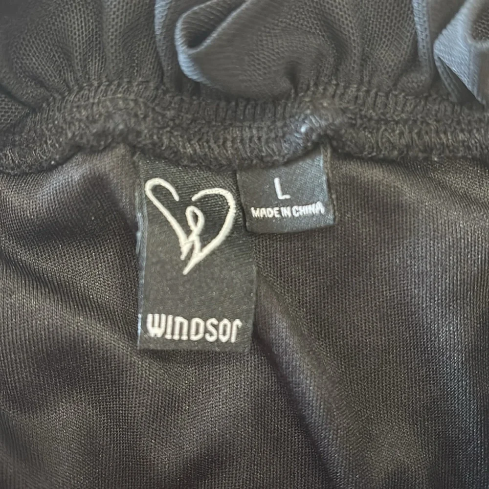 Hooked In Ruched Crop Top - Picture 4 of 6